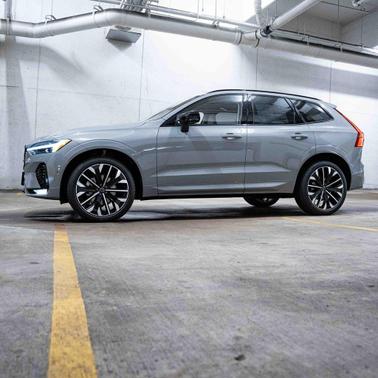 2026 Volvo XC60 B5 Ultra