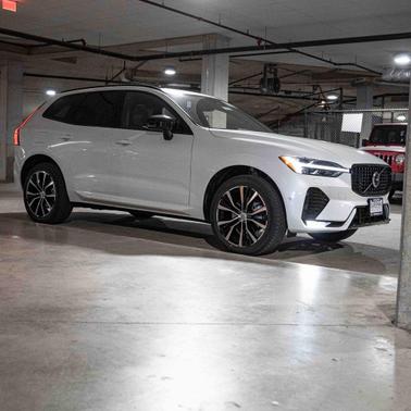 2025 Volvo XC60 Plus