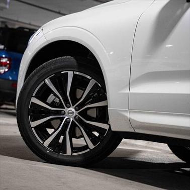 2025 Volvo XC60 Plus
