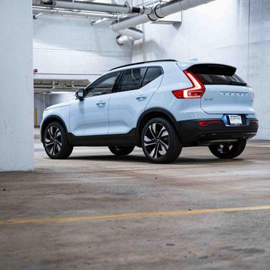 2026 Volvo XC40 B5 Ultra