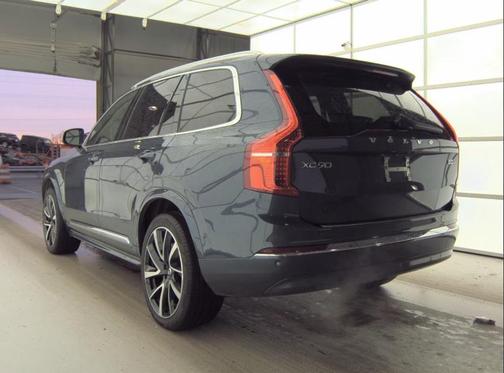 2024 Volvo XC90 B5 Plus Bright Theme