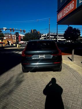 2023 Volvo XC60 B5 Plus Dark Theme