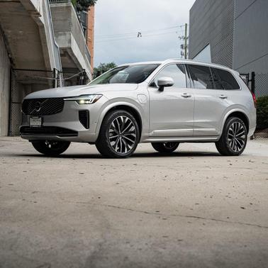 2025 Volvo XC90 Plug-In Hybrid T8 Ultra 6-Seater