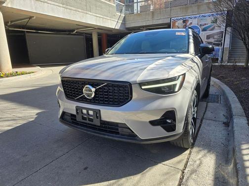 Silver Dawn Metallic 2024 Volvo XC40 B5 Ultimate Dark Theme