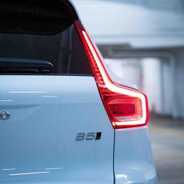 2025 Volvo XC40 B5 Plus Bright Theme
