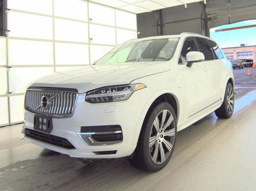 2025 Volvo XC90 Plug-In Hybrid T8 Plus 7-Seater