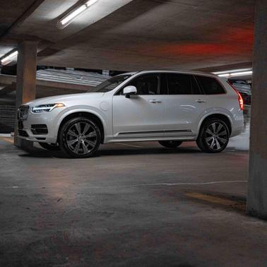 2025 Volvo XC90 Plug-In Hybrid T8 Plus 7-Seater