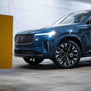 2025 Volvo XC90 Plug-In Hybrid T8 Plus 7-Seater