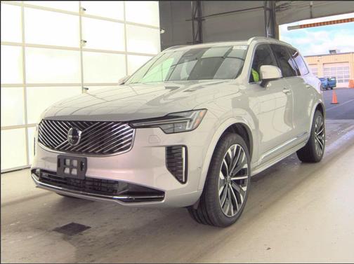 2025 Volvo XC90 B6 Plus 7-Seater