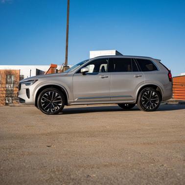 2025 Volvo XC90 B6 Plus 7-Seater