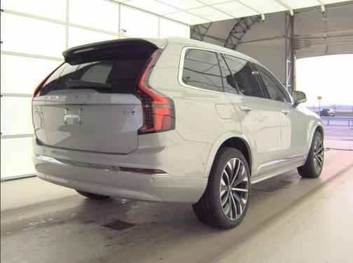 2025 Volvo XC90 B6 Plus 7-Seater