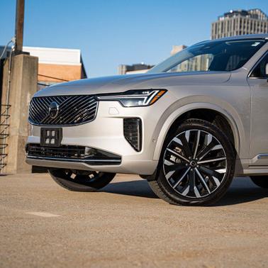 2025 Volvo XC90 B6 Plus 7-Seater