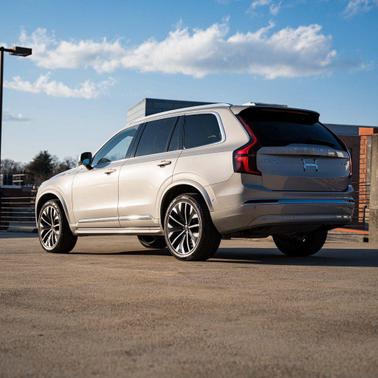 2025 Volvo XC90 B6 Plus 7-Seater