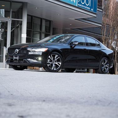 Black 2025 Volvo S60 B5 Core