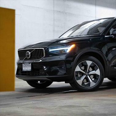 2025 Volvo XC40 B5 Plus Bright Theme