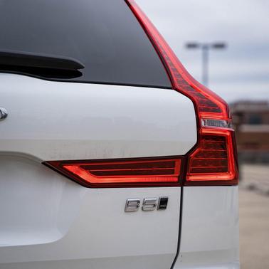 2022 Volvo XC60 B5 Inscription