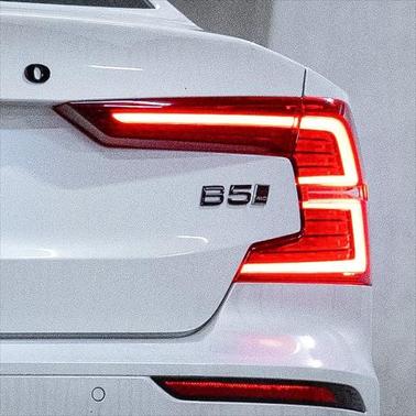 2024 Volvo S60 B5 Plus Black Edition
