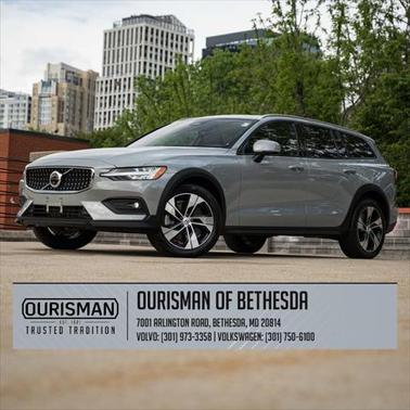 2024 Volvo V60 Cross Country B5 Plus