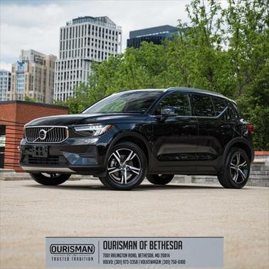 2025 Volvo XC40 B5 Core Bright Theme