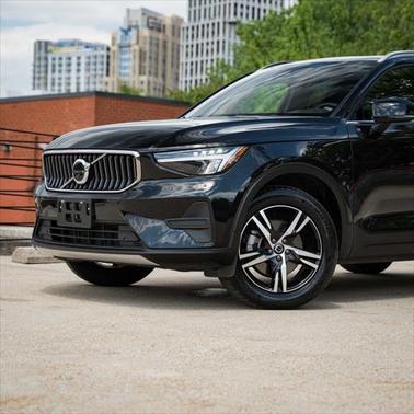2025 Volvo XC40 B5 Core Bright Theme