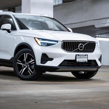 2025 Volvo XC40 Core Bright Theme