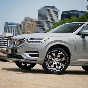 2025 Volvo XC90 Plug-In Hybrid T8 Ultra 6-Seater