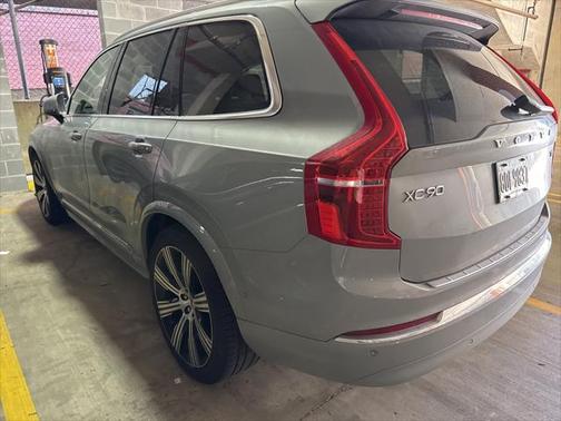 2025 Volvo XC90 Plug-In Hybrid T8 Ultra 6-Seater