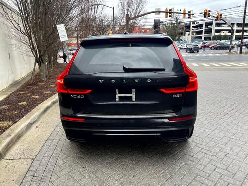 2025 Volvo XC60 B5 Ultra