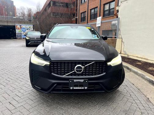 2025 Volvo XC60 B5 Ultra