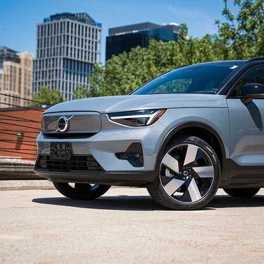 Thunder Grey 2023 Volvo XC40 Ultimate