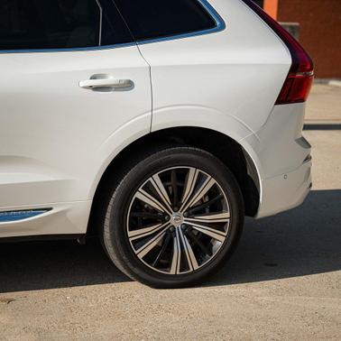 2023 Volvo XC60 Recharge Plug-In Hybrid T8 Ultimate Bright Theme