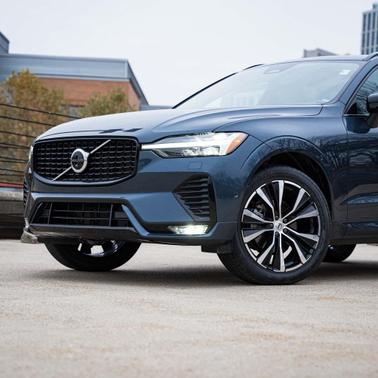 2023 Volvo XC60 B5 Plus Dark Theme