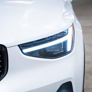 2026 Volvo XC40 B5 Ultra Black Edition