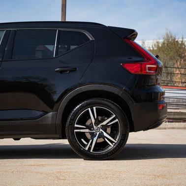 2021 Volvo XC40 T5 R-Design