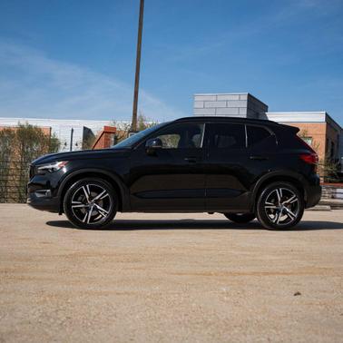 2021 Volvo XC40 T5 R-Design