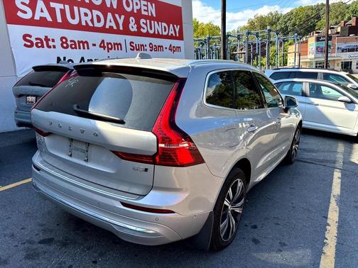 2022 Volvo XC60 B5 Inscription
