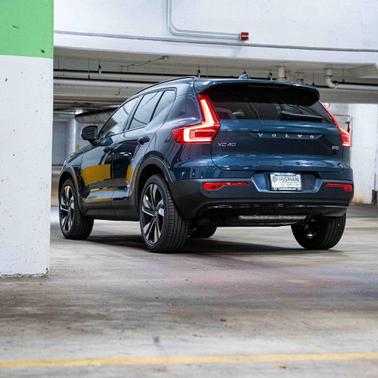 2026 Volvo XC40 B5 Ultra