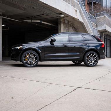 Onyx Black Metallic 2026 Volvo XC60 Plug-In Hybrid T8 Polestar