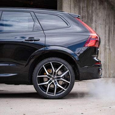 Onyx Black Metallic 2026 Volvo XC60 Plug-In Hybrid T8 Polestar