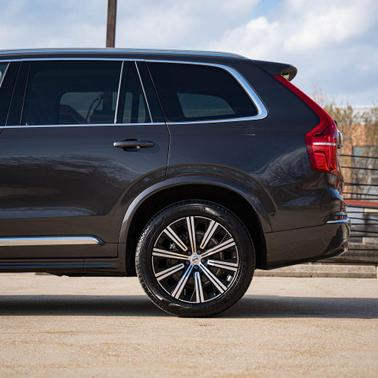 Platinum Grey 2024 Volvo XC90 Plus