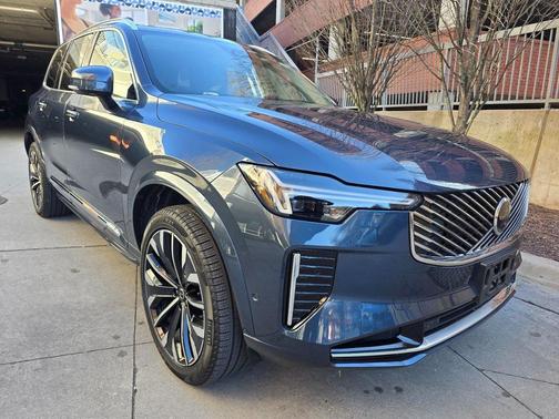 2025 Volvo XC90 Plug-In Hybrid T8 Ultra 7-Seater