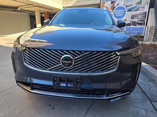 2025 Volvo XC90 Plug-In Hybrid T8 Ultra 7-Seater