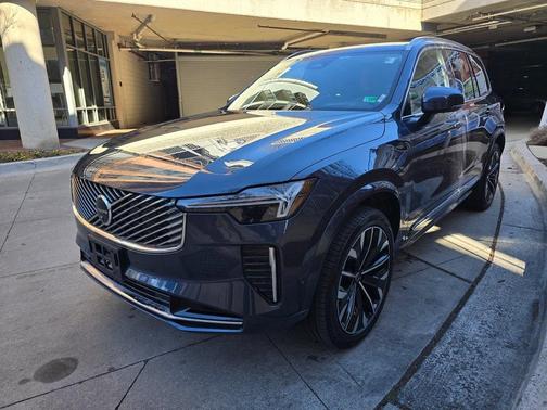 2025 Volvo XC90 Plug-In Hybrid T8 Ultra 7-Seater