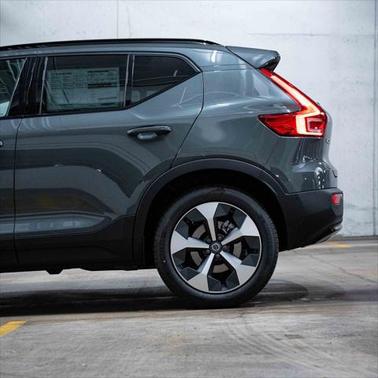 2026 Volvo XC40