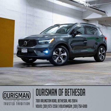 2026 Volvo XC40 B4 Plus