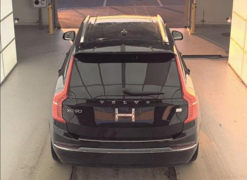 2024 Volvo XC90 Recharge Plug-In Hybrid T8 Ultimate Bright Theme 7-Seater