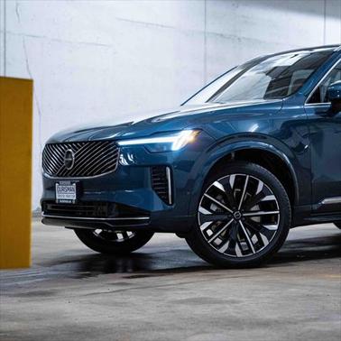 2025 Volvo XC90 B6 Plus 7-Seater