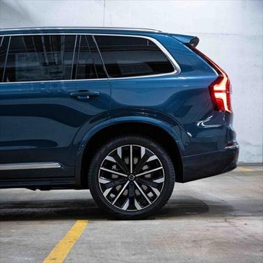 2025 Volvo XC90 B6 Plus 7-Seater