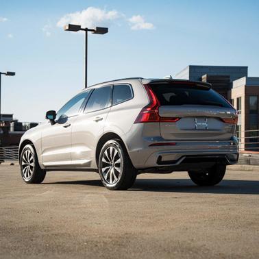 2023 Volvo XC60 B5 Plus Dark Theme