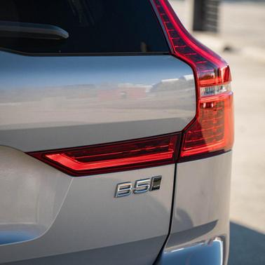 2023 Volvo XC60 B5 Plus Dark Theme